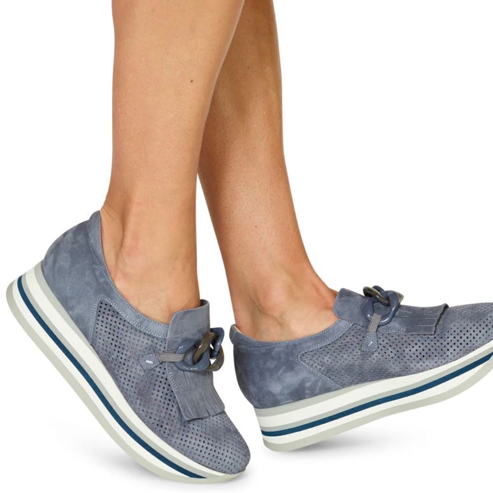 Softwaves Cadie Slip On Sneakers Size 37 (6-6.5 US) Blue